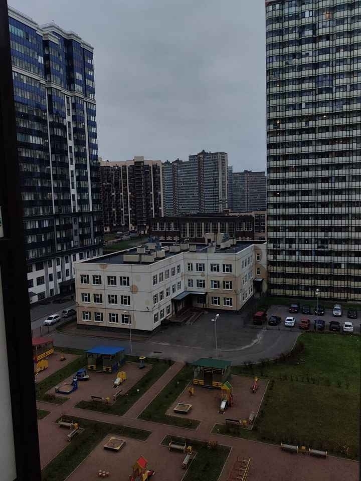 Продается двухкомнатная квартира с евроремонтом.