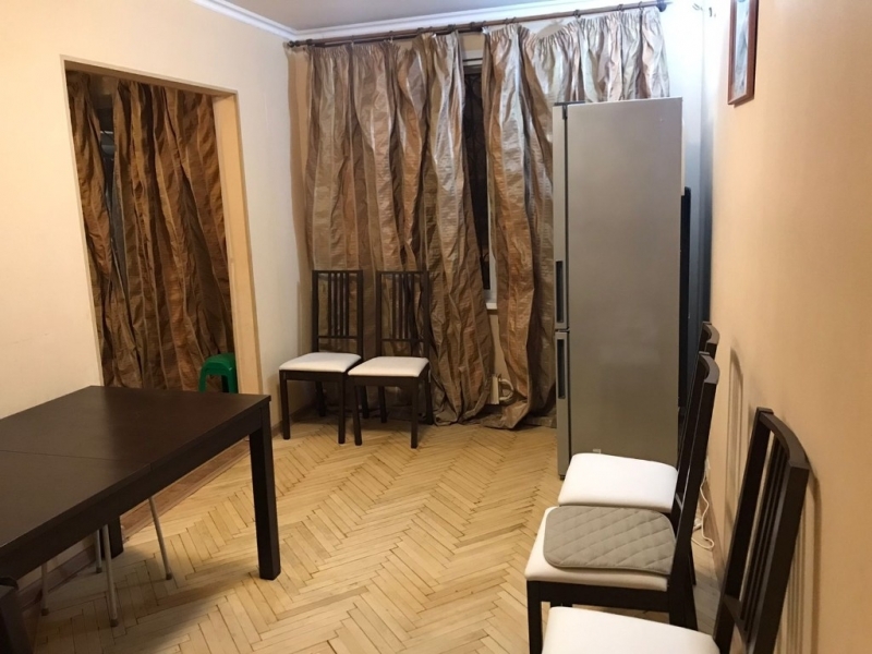 Трехкомнатная квартира в аренду по хорошей цене.