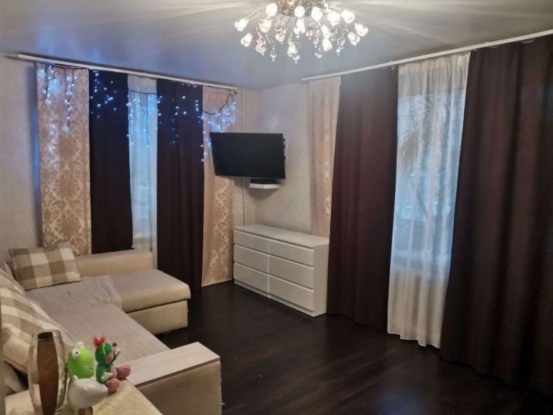 Продам двушку в хорошем районе.