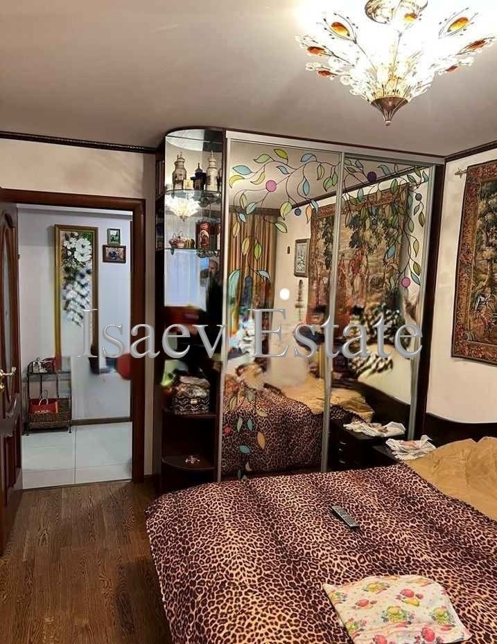 Продатся трхкомнатная квартира.