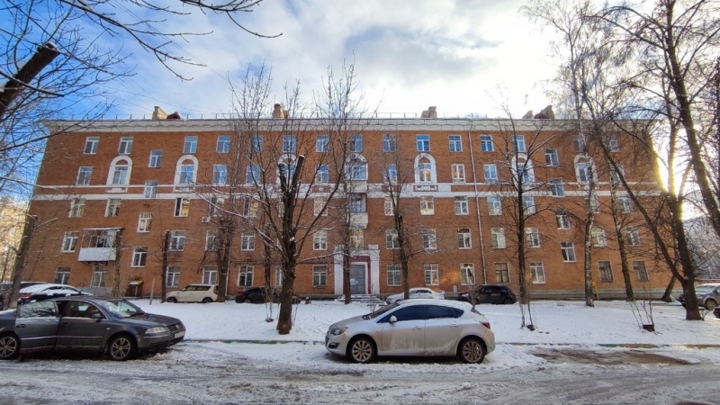 Продам 2-к квартиру в хорошем доме с чистым подъездом.