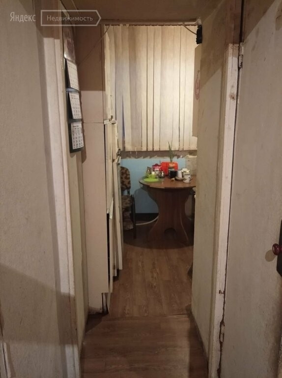 Продается 2-комнатная квартира в хорошем районе.