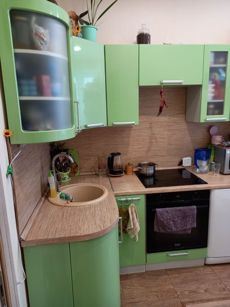 Продается 1-к квартира в развитом благоустроенном районе.
