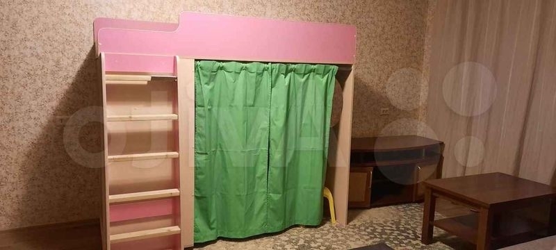 Мебель и техника необходимая для жизни есть.