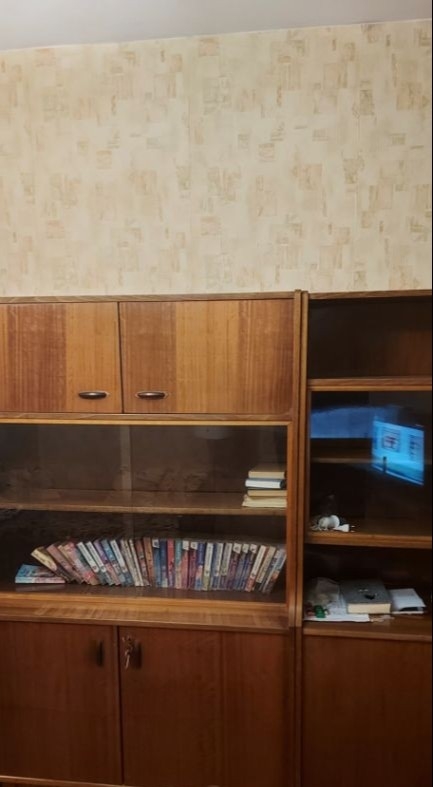 Сдаю 2-комнатную квартиру в пешей доступности от автобусной остановки.