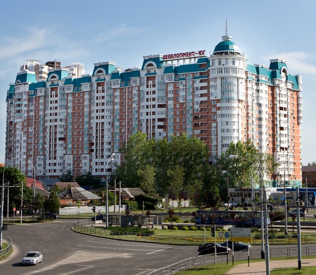 Продам 4-комн. квартиру на 14 этаже 19-эт дома с подземным паркингом