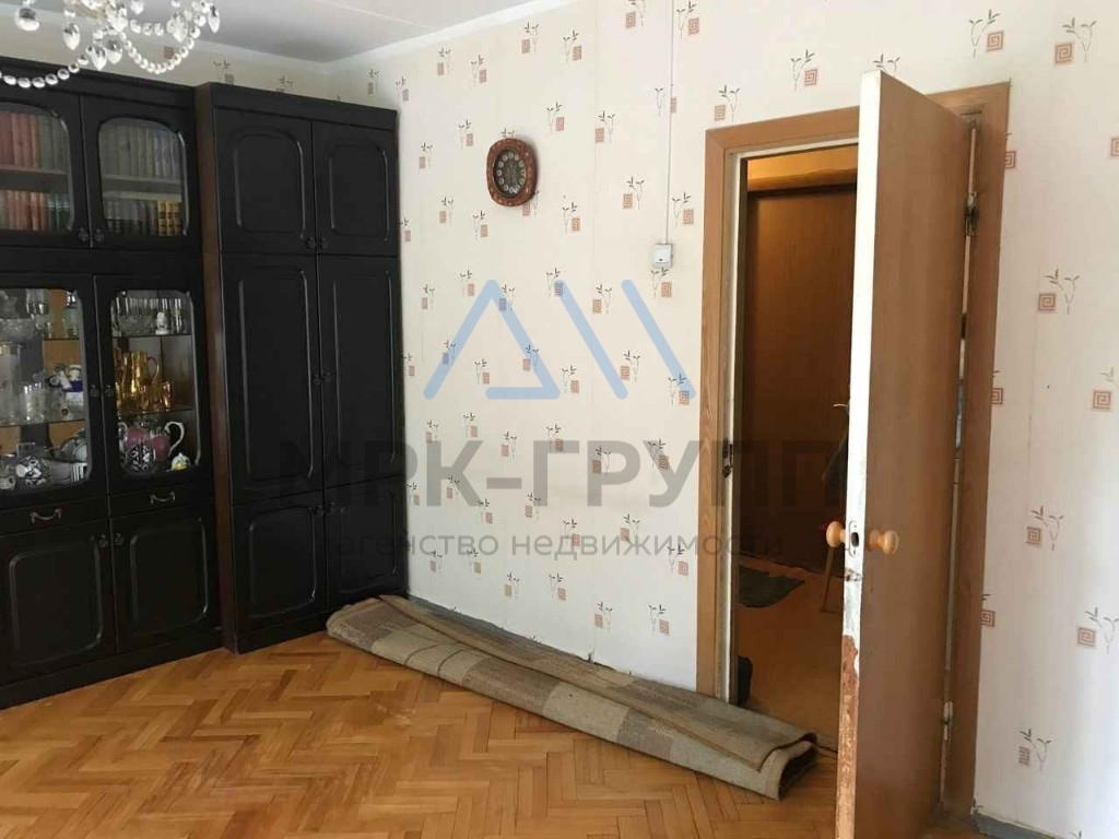 Продам 3-комнатную квартиру в хорошем доме с чистым подъездом.