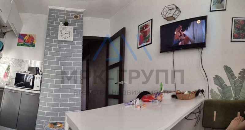Продается 1-к квартира в хорошем развитом районе.