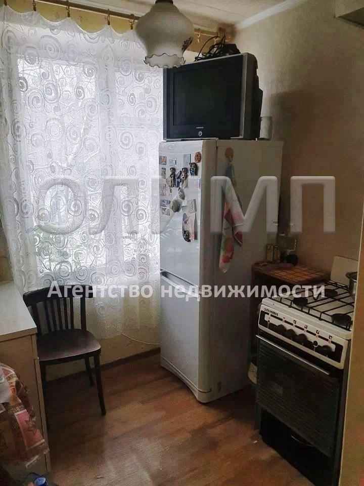 Продается 2-комнатная квартира в хорошем районе.