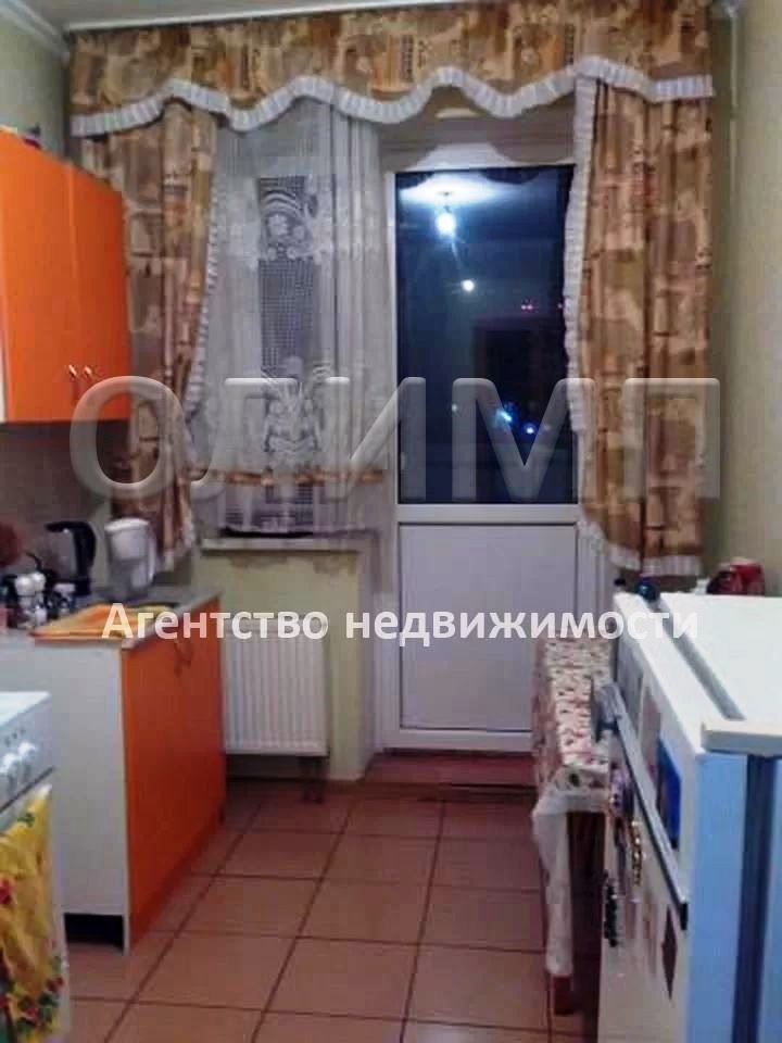 Продам двушку в хорошем районе.
