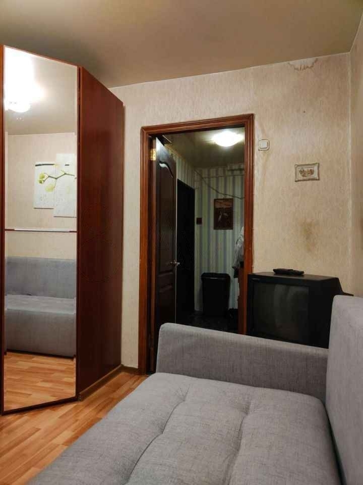 Продам 2-комнатную квартиру в развитом районе по доступной цене.