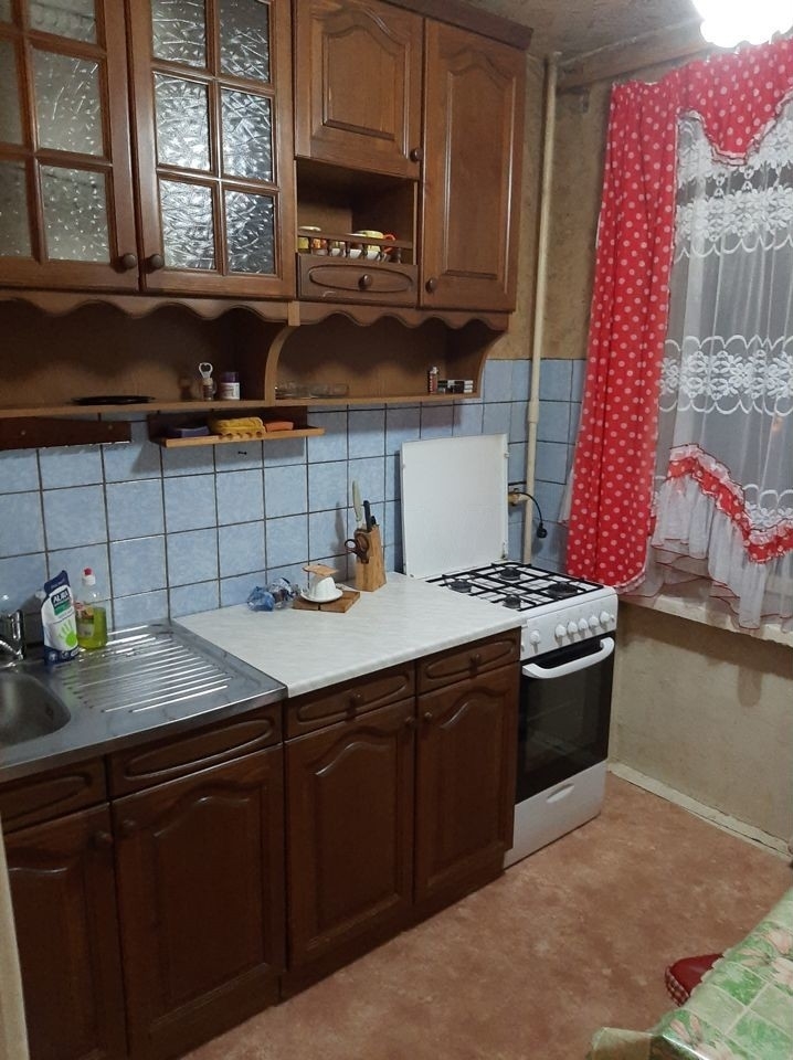 Отличная 1-комнатная квартира в хорошем доме.