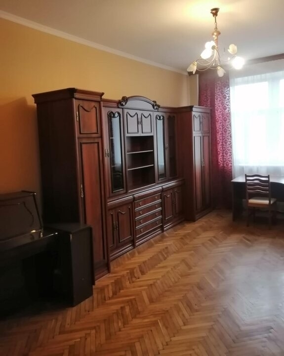 Продается 3-комнатную квартиру в отличном состоянии.