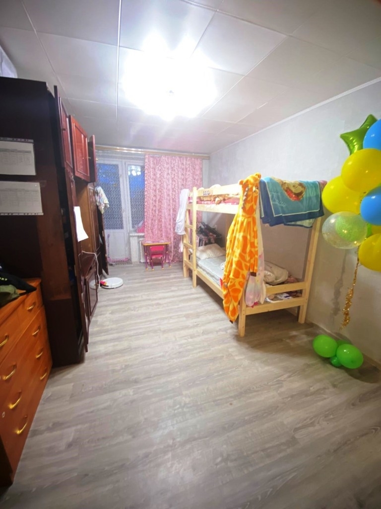 Продам трешку в хорошем районе.