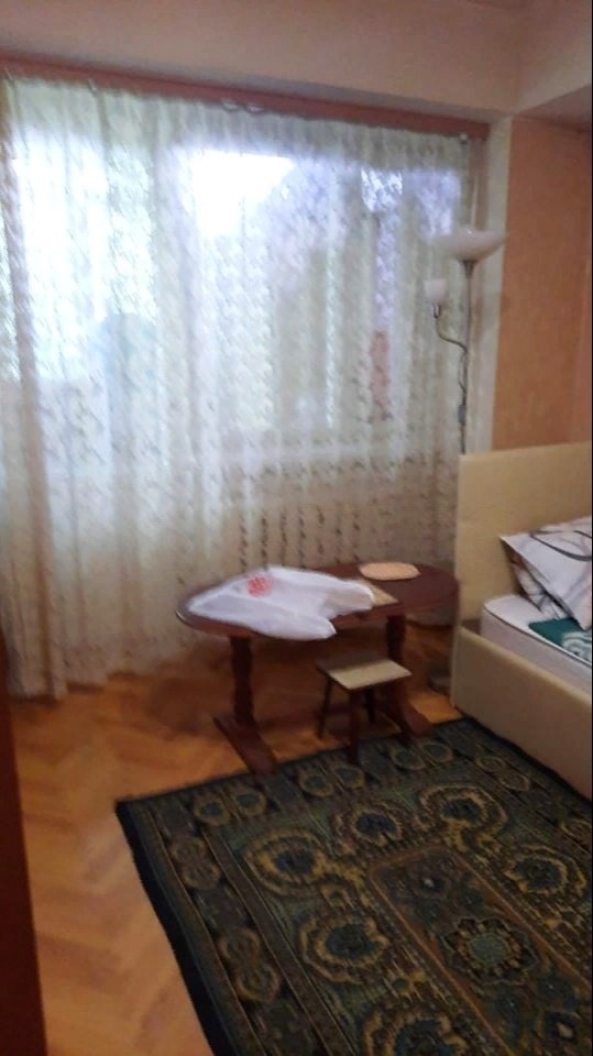 Продается 1-к квартира в развитом благоустроенном районе.