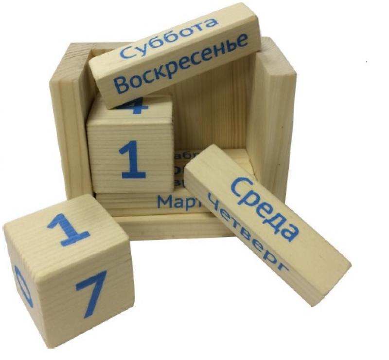 Вечный календарь из массива дерева
