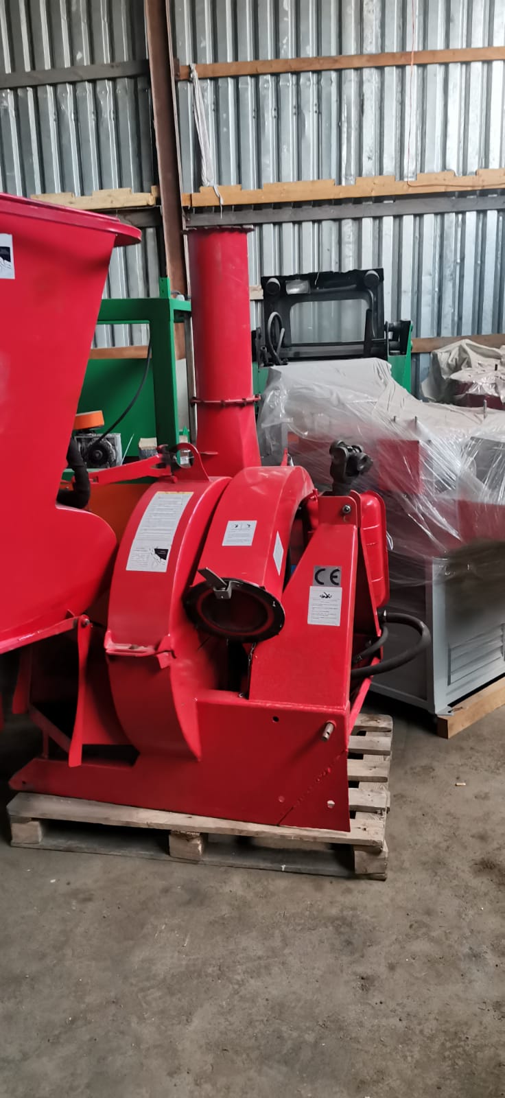 Продам рубительную машину Wagner Woods CH260G