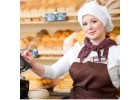 Продавец кассир в пекарню.